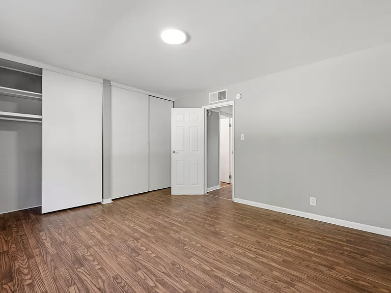1805 Oxford Cir — Photo 9
