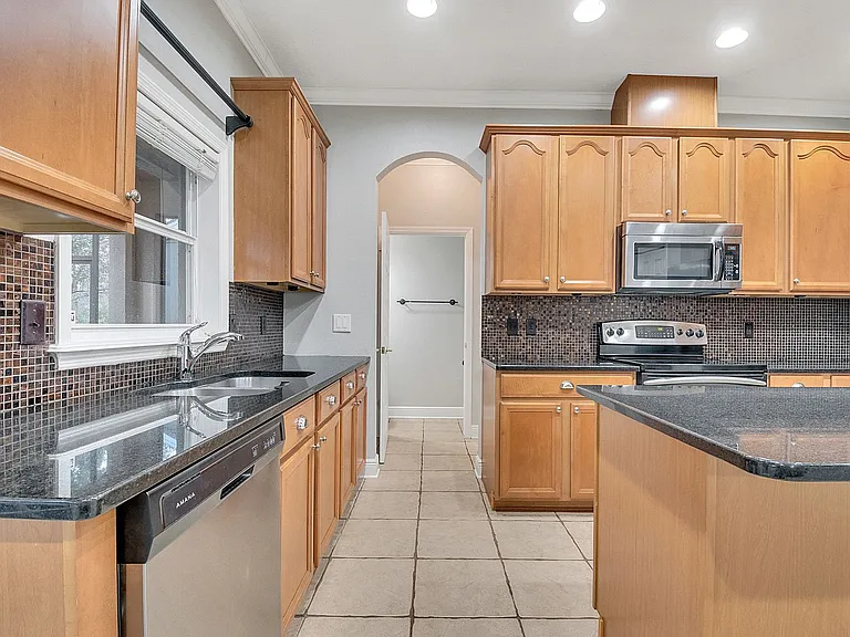6607 Earthgold Dr — Photo 35