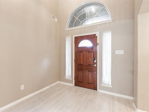 5th image of 11531 Columbia Pines Ln