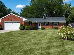 5930 Arrowhead Dr, Waterville, OH 43566