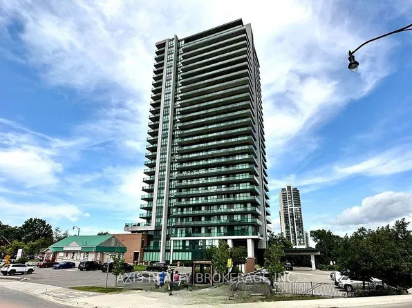 100 John St, Brampton, ON