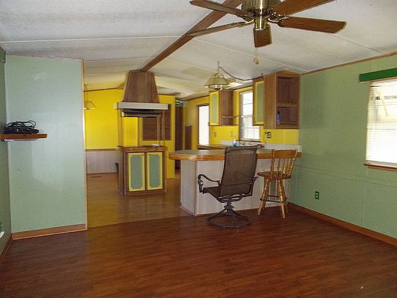 3rd image of 37 White Feather Ln