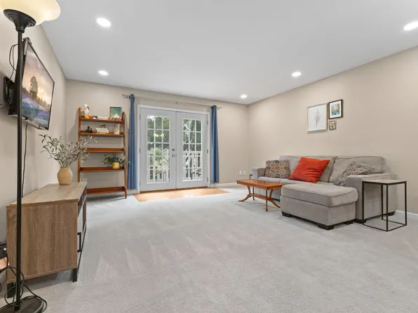 1860 McMenemy St APT K, Saint Paul, MN 55117