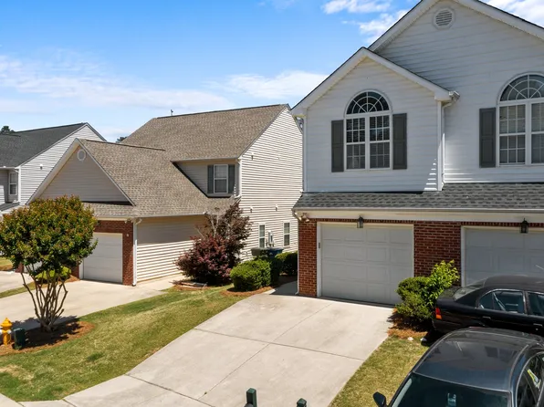 2048 Thornblade Dr, Raleigh, NC 27604