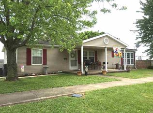 107 E Walnut St, Petersburg, IN