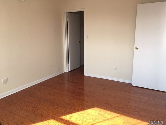 5th image of 4735 41st St