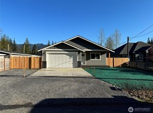 7841 Chisholm Trl, Maple Falls, WA 98266