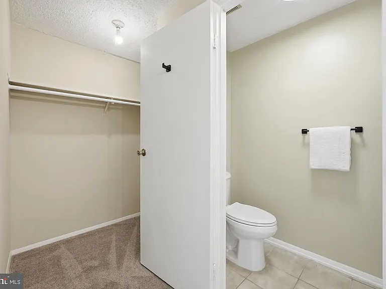 7619 Nutwood Ct — Photo 15