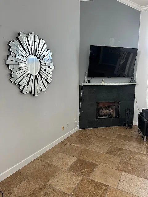 4 bed, 2738 sqft, $6,200 — Photo 4