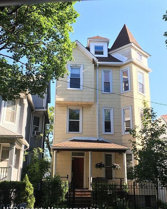 1st image of 1928 W Cuyler Ave APT 3