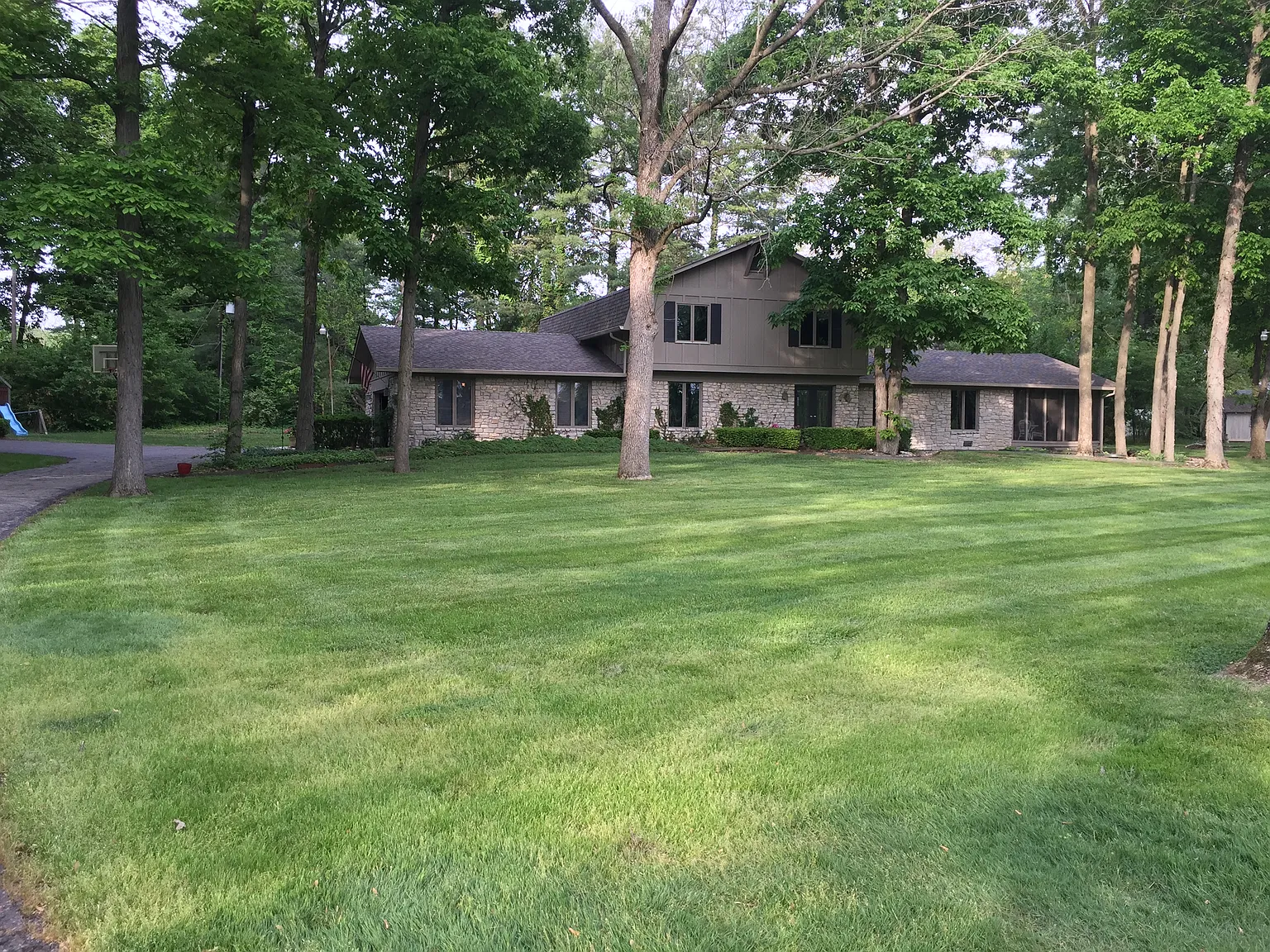 10724 E Southport Rd photo 1