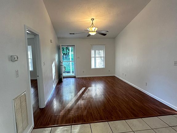 4th image of 1363 Brooks Ave SE