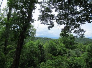 2 Berry Cove Rd, Franklin, NC 28734