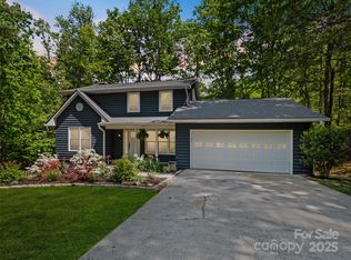 2 Glenwood Cir, Arden, NC 28704