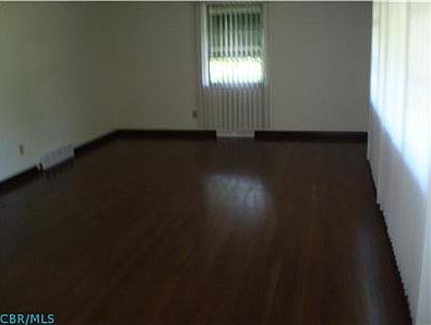 2nd image of 1456 Wakefield Ct W