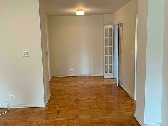 4th image of 401 E 81st St #15H