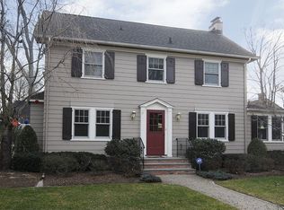 163 Hampton Pl, Ridgewood, NJ 07450