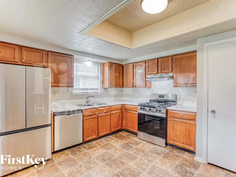 6918 Skyline Park Dr — Photo 8