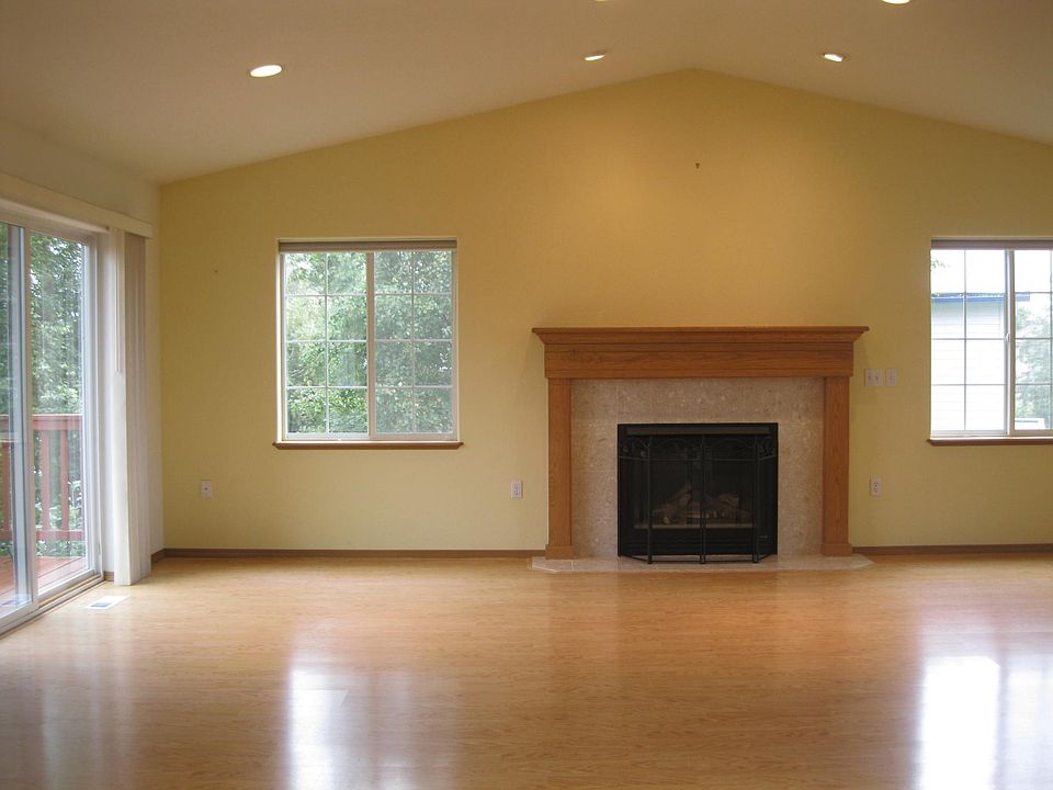 Living Room w/ gas fire place