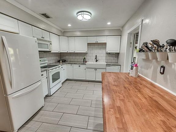 2nd image of 5954 45th Ave N