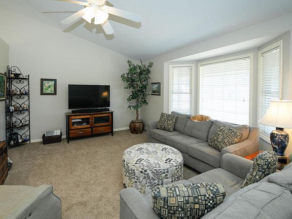 24817 Vargas Dr-104