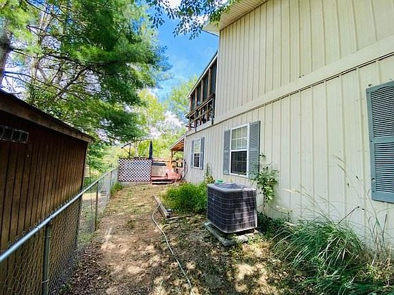 3rd image of 610 Campbells Ferry Ln