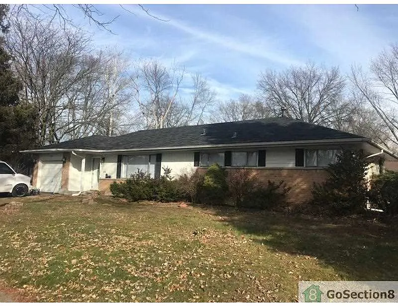 533 Wildwood Dr photo 1