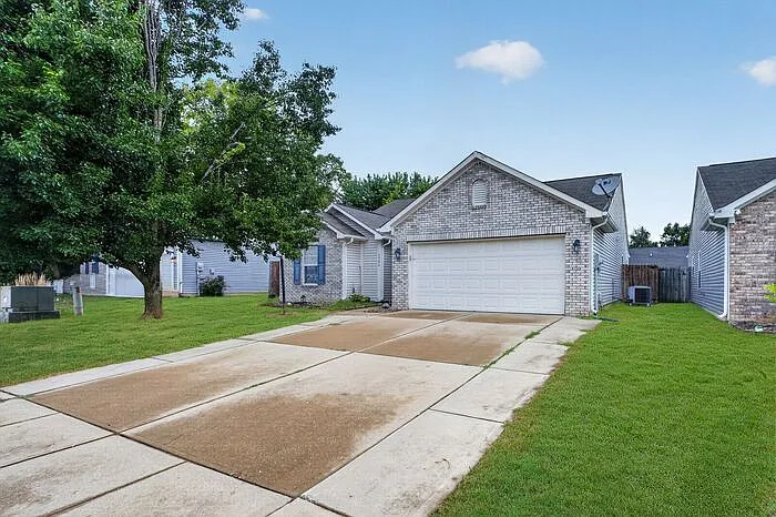 3 bed, 2.0 bath, 1410 sqft, $1,750 — Photo 2