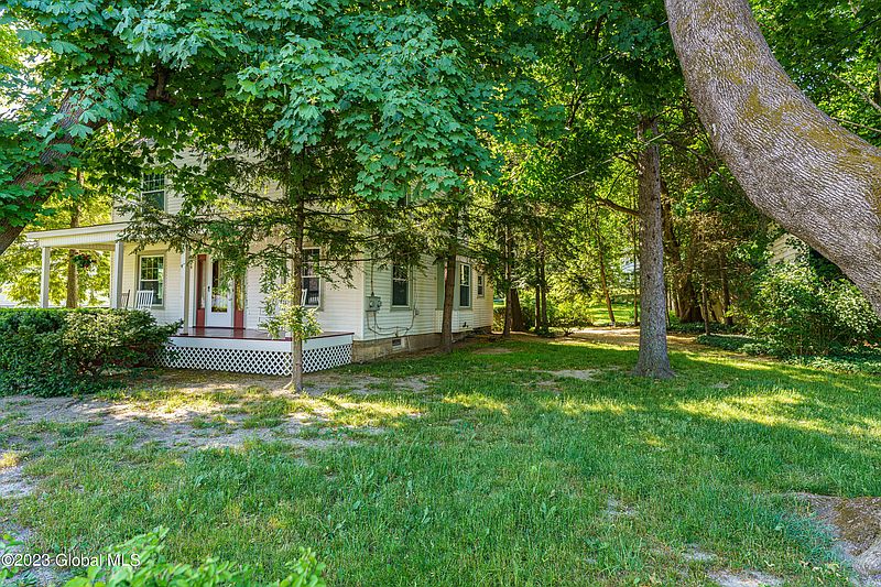 3rd image of 2694 New Scotland Road