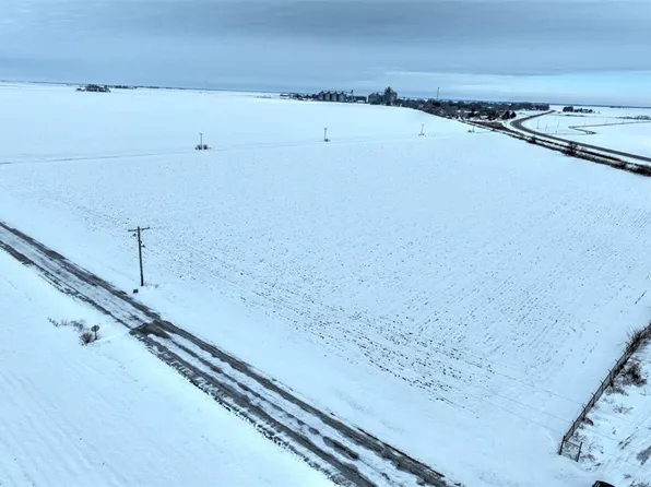 2000 N Dora Township Hwy, Dalton City, IL 61925