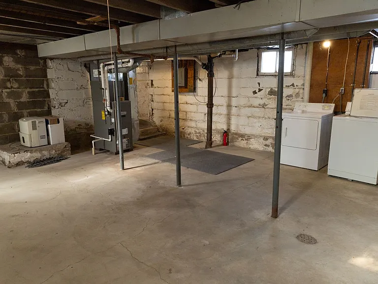 1133 Columbia St — Photo 4