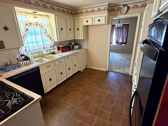 3rd image of 2109 Monticello Ct
