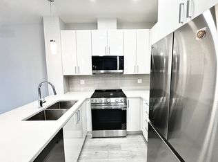 33886 Pine St #613, Abbotsford, BC V2S 0N9