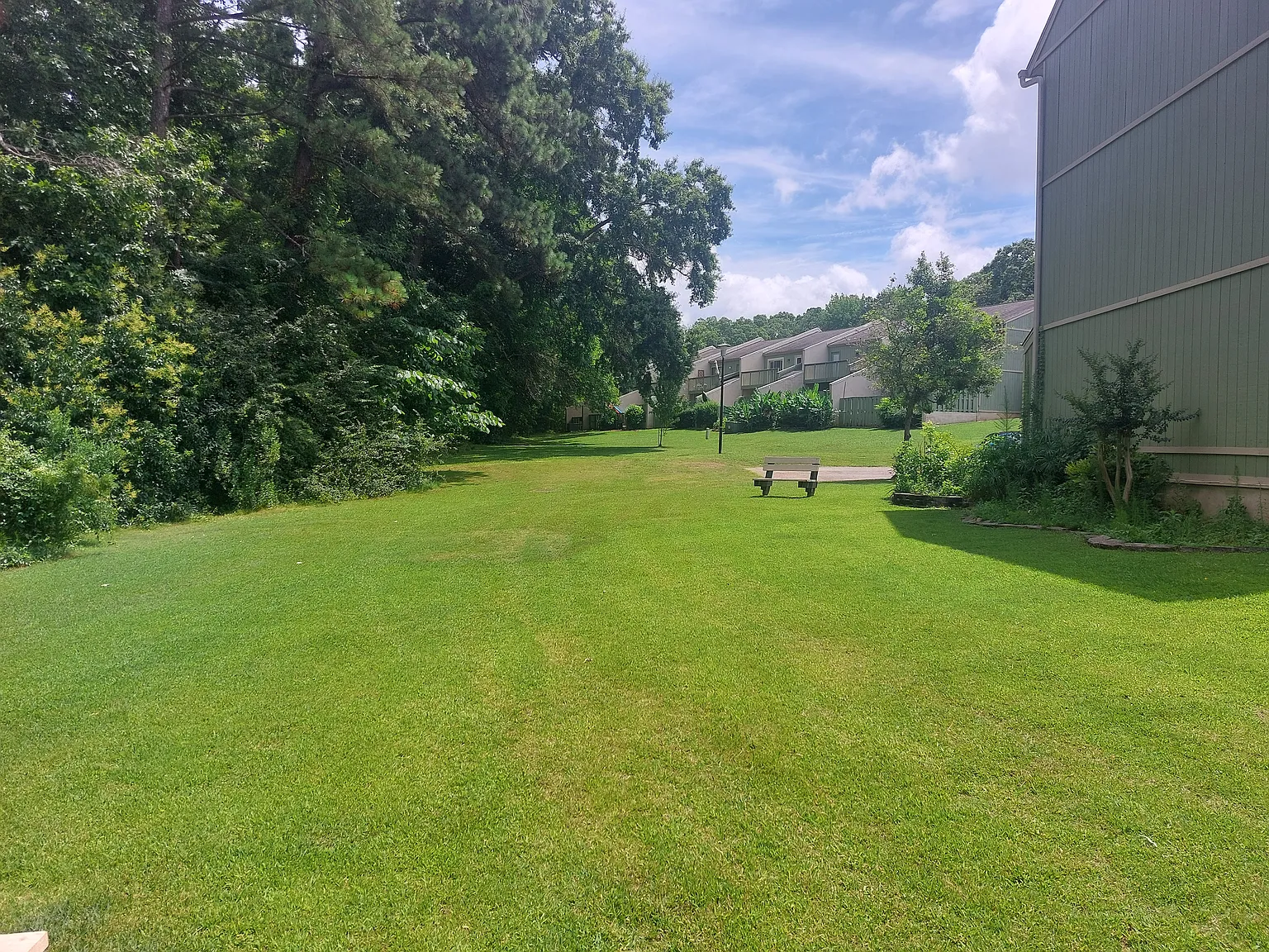 2 bed, 1.5 bath, 1328 sqft, $1,300 — Photo 4