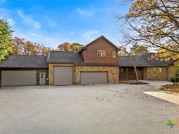 4th image of 315 Arbors Cir