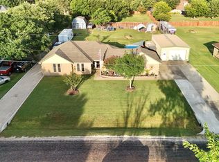 130 Crest Brook Dr, Red Oak, TX 75154