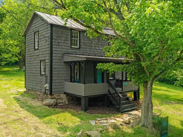 2245 Buck Mountain Rd, Bentonville, VA 22610