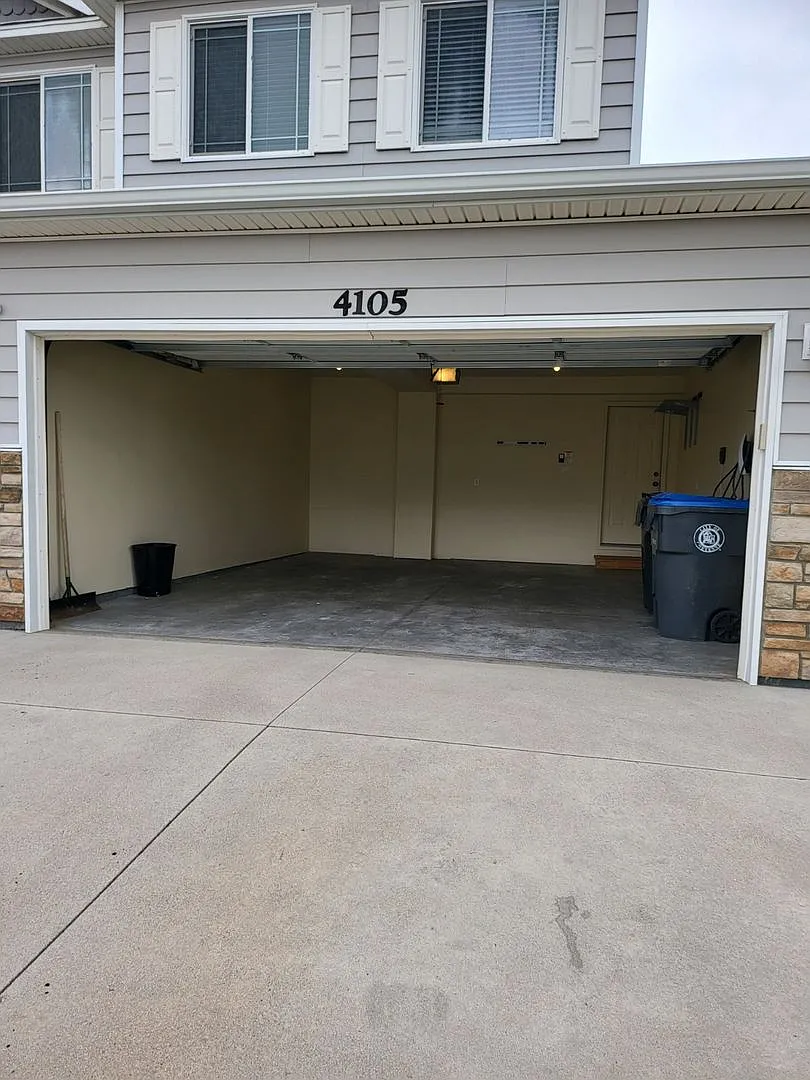 3 Bedroom 2.5 Bath Townhome in Saddle Ridge — Photo 3