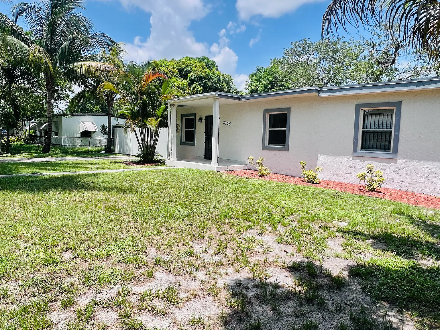 3 bed, 1000 sqft, $3,100 — Photo 3