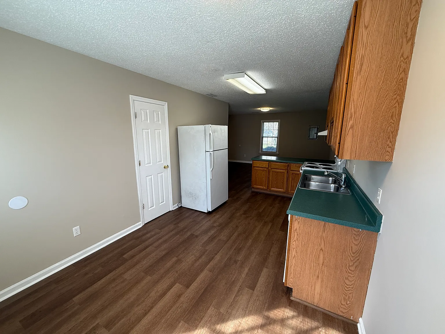 197 Utility Rd — Photo 4
