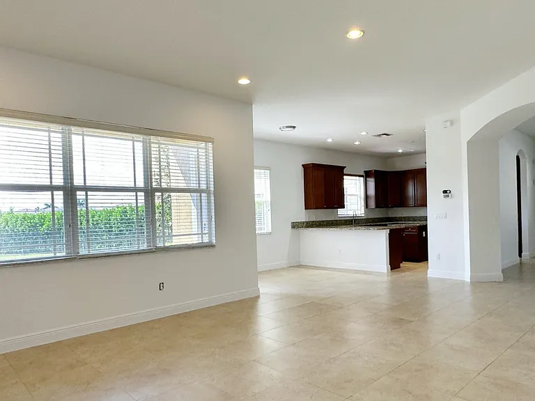8571 Lakeside Bnd — Photo 7