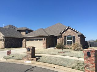 11105 Lake Park Dr, Oklahoma City, OK 73170