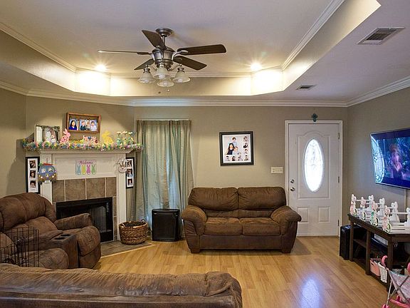5th image of 333 Daralyn Dr