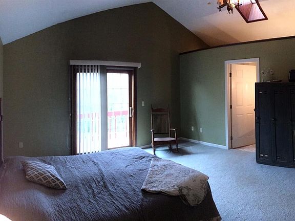 4th image of 1720 Goldie Ln
