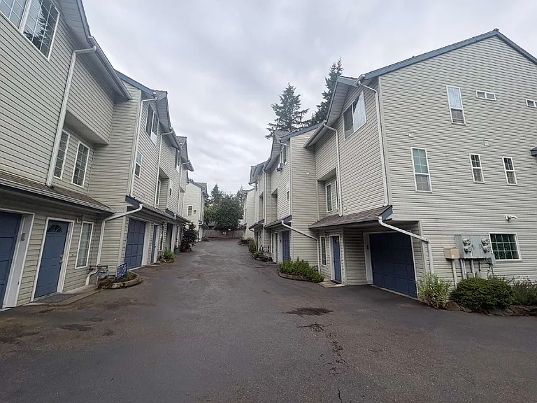 12549 Roosevelt Way NE #4 — Photo 3