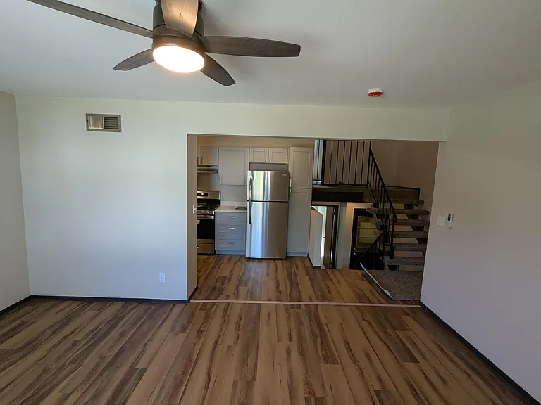 645 Easton Pkwy — Photo 11