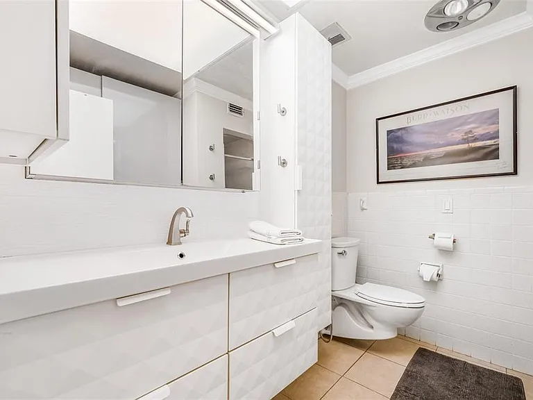 615 10th Ave NE #1 — Photo 14