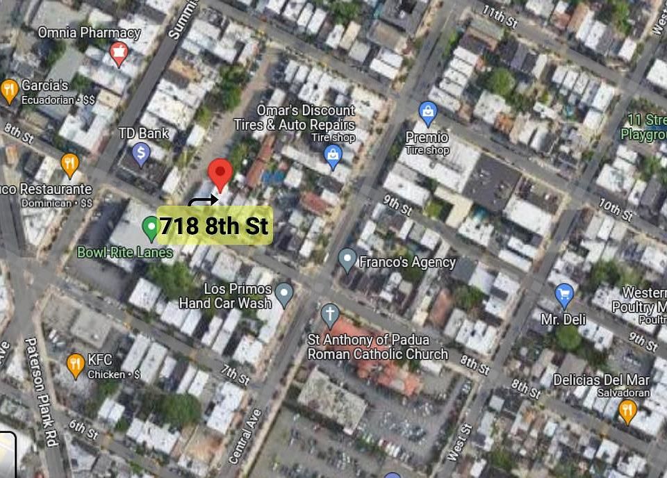 2nd image of 718 8th St #6