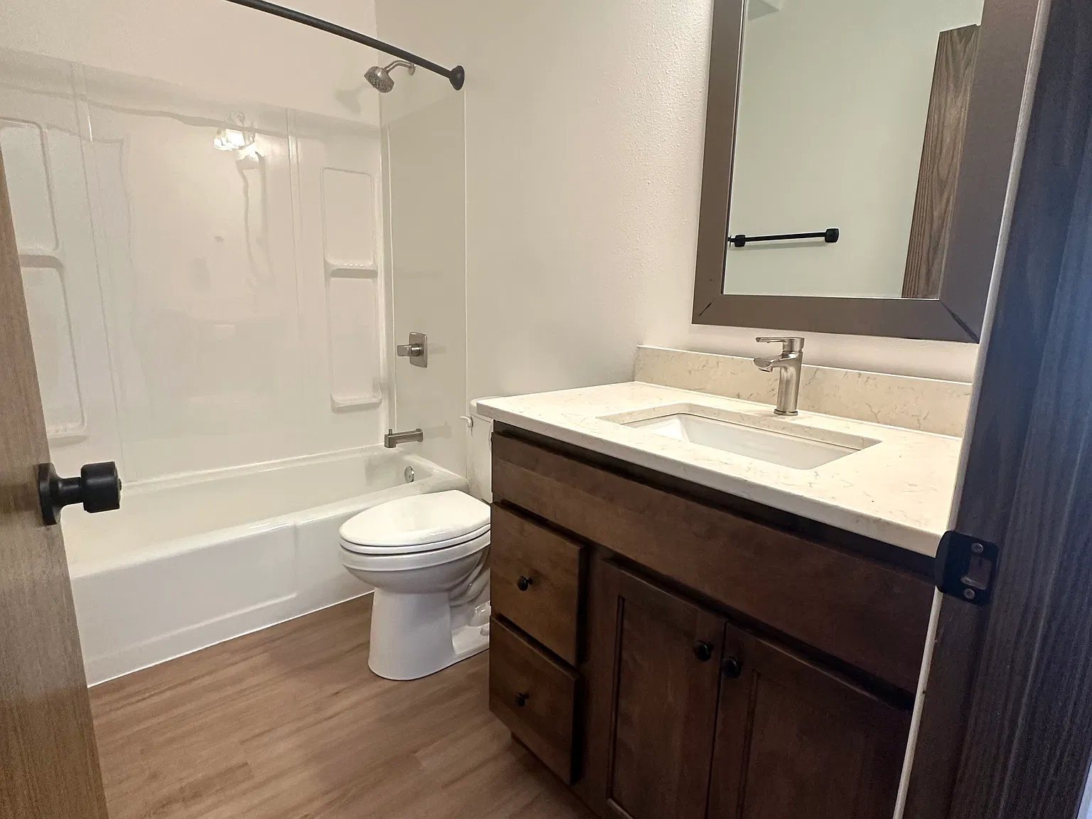 2 bed, 900 sqft, $1,100 — Photo 4
