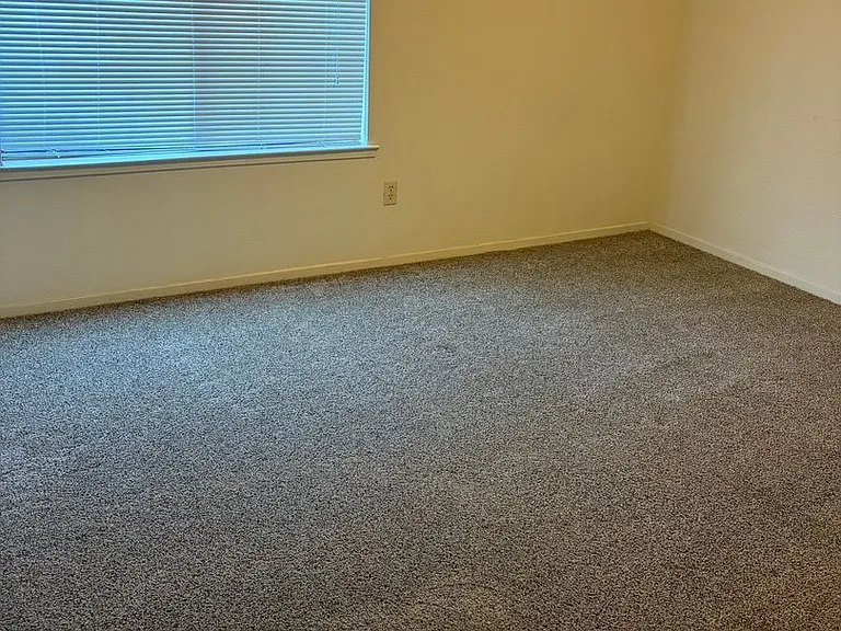 102 E Manzanita Dr — Photo 9